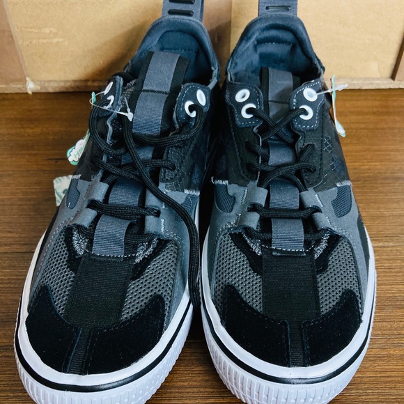 checker overt cc vans